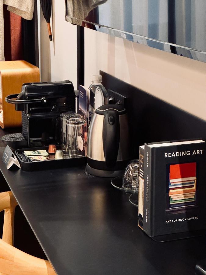 Ruz Hotels اسطنبول المظهر الخارجي الصورة A Nespresso machine in a hotel room