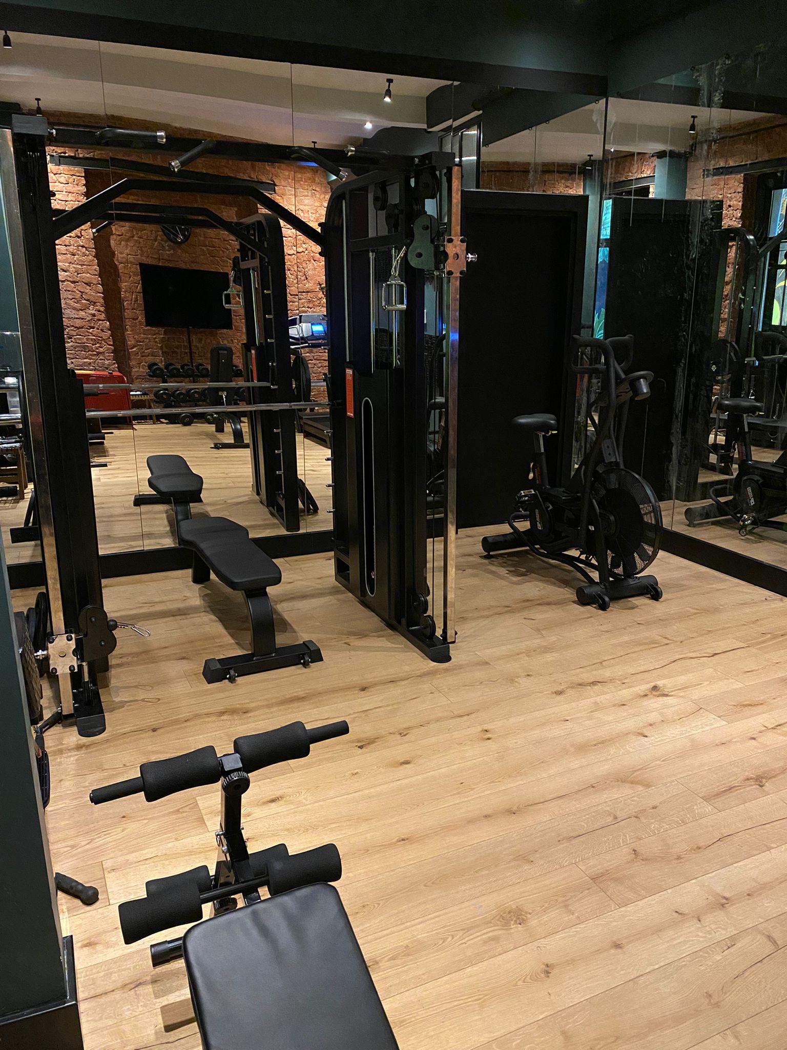 Ruz Hotels اسطنبول المظهر الخارجي الصورة The gym at the hotel