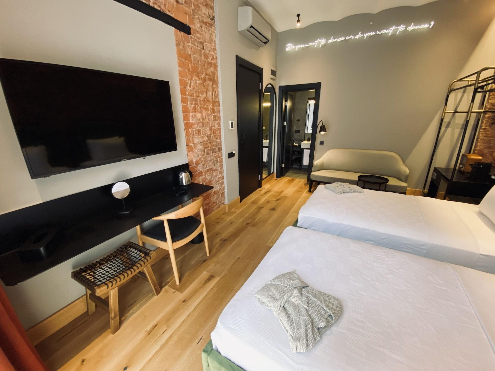 Ruz Hotels اسطنبول المظهر الخارجي الصورة A room at the hotel